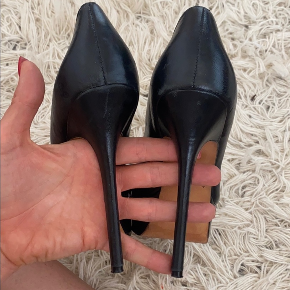 Keyhole High Heels - Picture 4 of 8